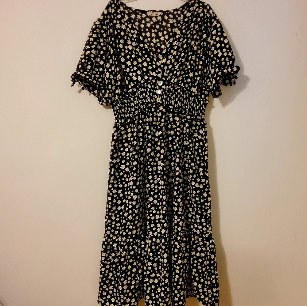 Blush Black/White/Yellow Floral Tie Front Puff Sleeve Smocked Dress Size 2X